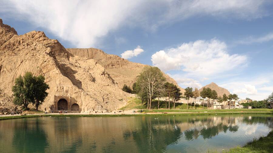 طاق بستان